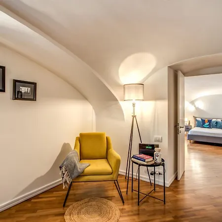 Pignatelli Apartment-2